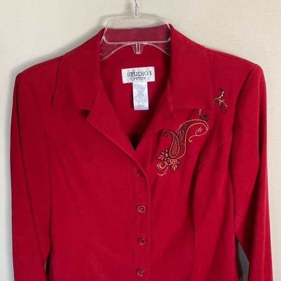 🔥3/$20🔥 Studio I Petite red embroidered blazer size 6P - Picture 2 of 9
